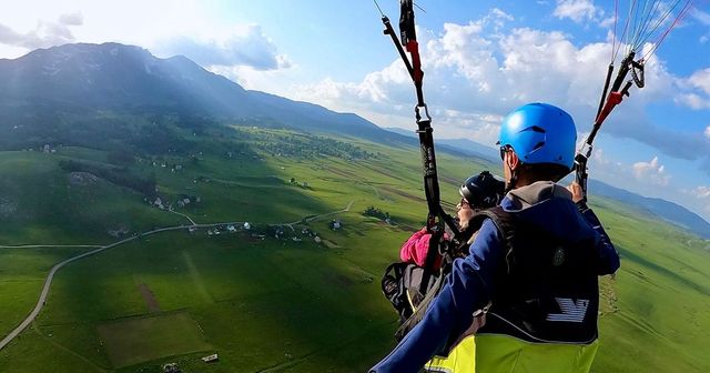 Tandem Paragliding in Durmitor