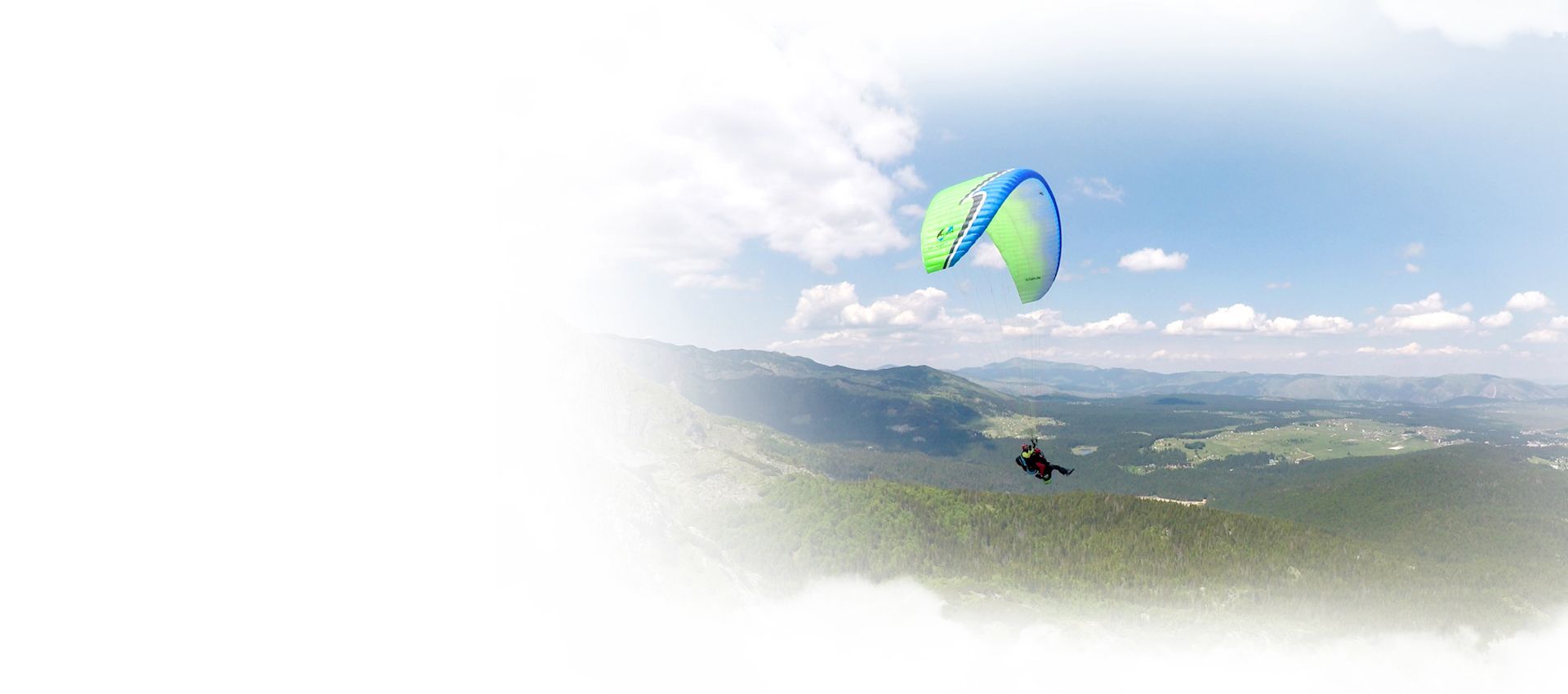 Tandem paragliding